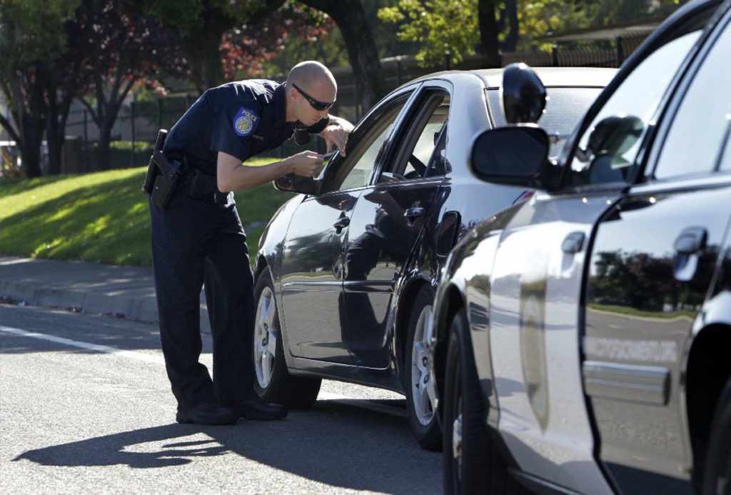 https://www.nhlawoffice.com/images/blog/ct-drivers-ed-police-stops-illinois-law-met-20160906-1024x693-1024x693.jpg